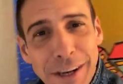 Francesco Gabbani svela il look senza baffi su Instagram