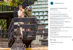 Ed Sheeran sfama un coccodrillo imitando lo chef Nusret Gokce. Ecco la foto