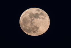 Una Luna finta per risparmiare sull’illuminazione: l'idea cinese