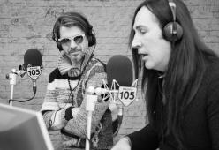 Gli Afterhours ospiti a 105 Night Express presentano il concerto celebrativo dei 30 anni di carriera al Mediolanum Forum di Assago.