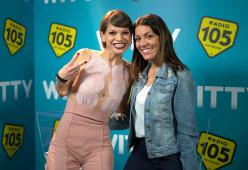 Alessandra Amoroso con Ylenia nel backstage di Amici 17