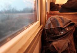 Perde in treno lo zaino contenente un chilo di marijuana: denuncia la scomparsa e viene arrestato