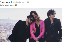 Ermal Meta "fa il palo" di Fabrizio Moro: la coppia si diverte a pochi giorni dalla finale dell'Eurovision