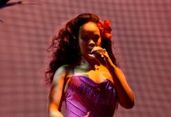 Un ladro è entrato in casa di Rihanna e si è fermato per la notte
