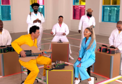 "No Tears Left To Cry" di Ariana Grande suonata con strumenti di cartone