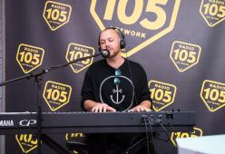 Matt Simons a 105 Night Express: guarda le foto dell'intervista e del live