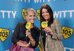 Heather Parisi con Ylenia nel backstage di Amici 17