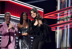 Camila Cabello ricoverata in ospedale dopo i Billboard Awards: "È tutto a posto, ma devo riposare"