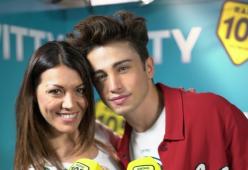 Riki con Ylenia nel backstage di Amici 17