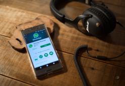 Novità su WhatsApp: una nuova funzione renderà istantaneo il caricamento delle foto