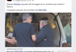 George Clooney paparazzato mentre compra il pecorino in Sardegna
