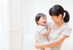 In Giappone le donne devono rispettare il “calendario delle gravidanze” per avere figli