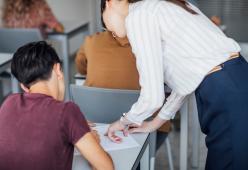 Bergamo, fa sesso con alunno 14enne: professoressa agli arresti domiciliari