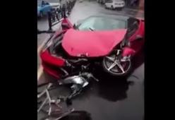 Distrugge la Ferrari appena noleggiata: il video shock