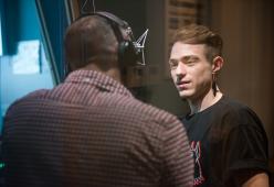 Irama a 105 Night Express: le foto dell'intervista