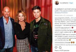 Il figlio di Simona Ventura e Stefano Bettarini è stato accoltellato fuori da una discoteca