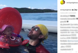 Enrique Iglesias adorabile papà: imita una balena e diverte la figlia