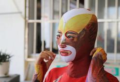 Arrivano i facekini, i costumi da bagno da indossare… sul viso!