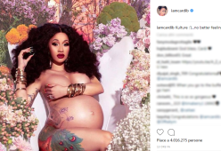 Cardi B annuncia la nascita della figlia con una foto in stile Beyoncé