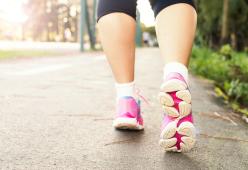 La camminata che fa bene? Quella da 100 passi al minuto