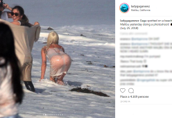 Lady Gaga: servizio fotografico super sexy sulla spiaggia di Malibu