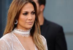 Jennifer Lopez torna al cinema: sarà una spogliarellista-ladra