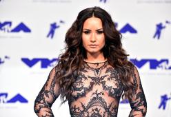 Demi Lovato: cancellati tutti i concerti, comincia il suo percorso di recupero