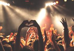 105 I Love Formentera: le canzoni di sabato 18 agosto