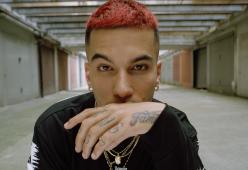 Ignoti spruzzano spray urticante al concerto di Sfera Ebbasta: un ragazzo finisce in ospedale