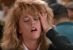 Meg Ryan, il figlio ha visto solo a 26 anni la scena dell’orgasmo di ‘Harry ti presento Sally’