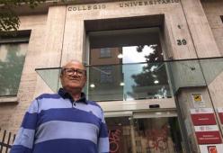 Il custode in pensione che paga la retta universitaria agli studenti
