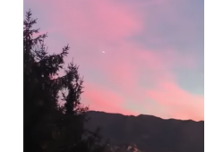 Un meteorite attraversa i cieli d’Italia al tramonto: il video incredibile
