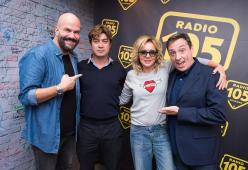 Scorri le foto dell'intervista di Valeria Golino e Riccardo Scamarcio a 105 Friends