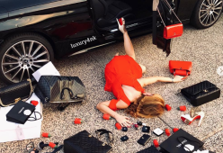Falling stars challange: la nuova moda social dei ragazzi ricchi