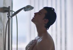 Il nuovo video di "Lost in Japan" di Shawn Mendes è un omaggio al film Lost in Translation