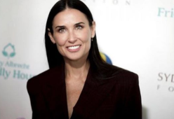 Demi Moore: "Non valevo più nulla, mi stavo solo autodistruggendo"