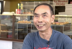 Sua moglie è malata: per aiutarlo i clienti comprano dozzine di ciambelle