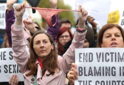 Assolto dopo lo stupro perché la 17enne indossava biancheria intima provocante: l’Irlanda insorge