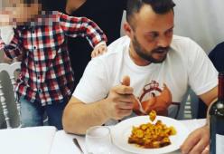 Gara di mangiatori di cappelletti: il vincitore supera tutti mangiandone 375 