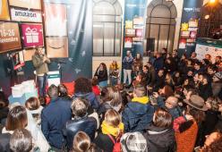 A Milano tutti pazzi per l’Amazon Loft for Xmas e stasera appuntamento con Elisa!