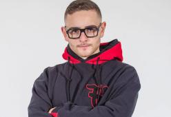 Rocco Hunt torna al dialetto con il singolo "Tutte 'e parole"