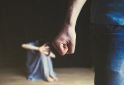 Violenza domestica: arriva l'App che aiuta le donne vittime di maltrattamenti