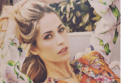 Elena Santarelli: "Mio figlio? Quando tutto sarà finito, lo dirò"