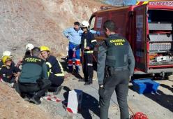 Bimbo caduto nel pozzo a Malaga: mancano 20 metri per raggiungere il fondo e recuperarlo