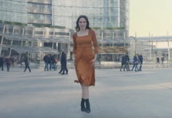 Aurora Ramazzotti lancia una sfida: ballare ‘Per le strade una canzone’