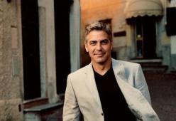 Dopo il toy boy, il fascino dell’over 50 torna a conquistare