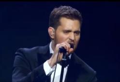 Michael Bublé: ecco cosa succede quando cede il microfono ad un fan