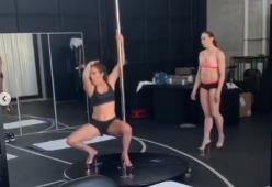 Jennifer Lopez: il video della sexy pole dance spopola sui social