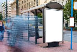 Divieto di fumo alle fermate di bus e tram: il provvedimento a Milano