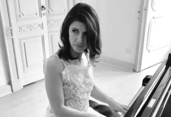 Elisa: "Ho avuto un'infanzia difficile, non pensavo che sarei diventata madre"